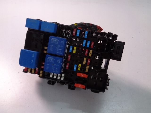 фото №2, Коробка запобіжників renault clio v 2019-
