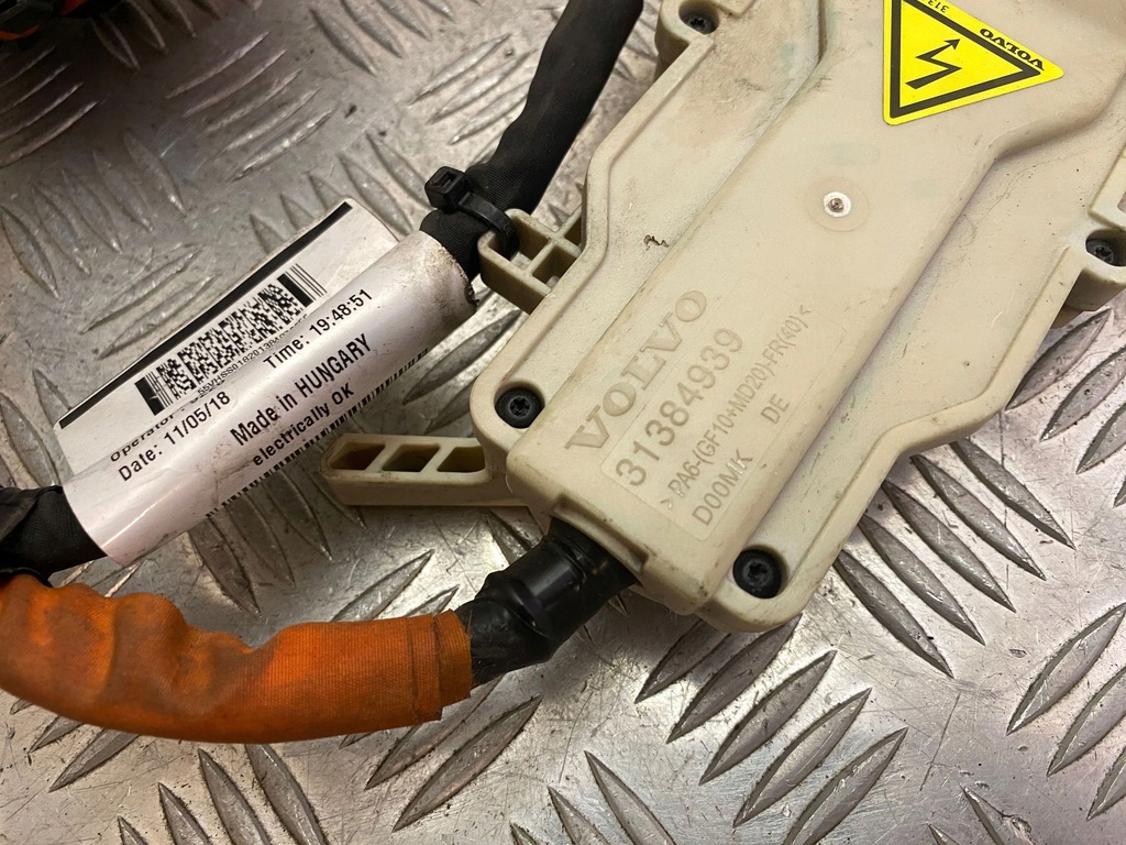 фото №7, Volvo xc90 2020 разъём зарядки автомобиля электрический 31407067