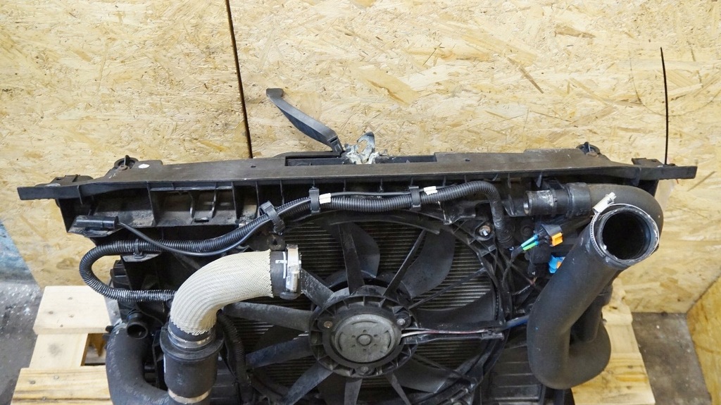 фото №8, Pas передній підсилювач citroen c4 ds4 1.6thp 200