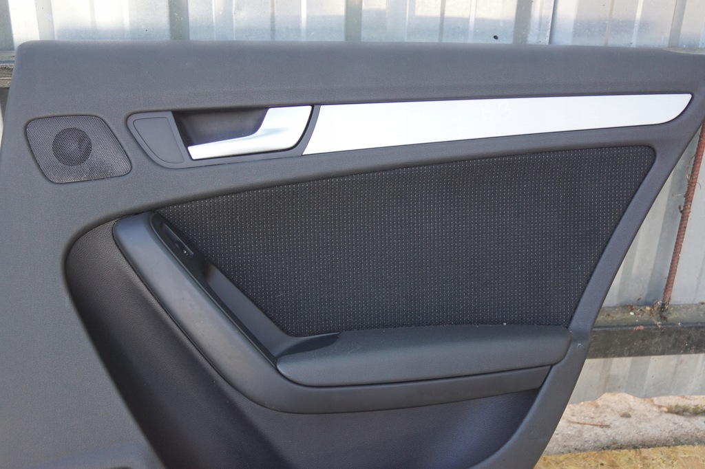 фото №4, Обшивка дверь правый задняя audi a4 b8