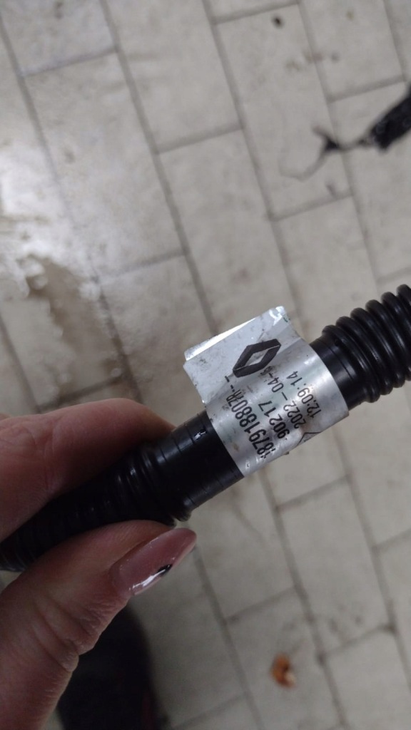 Патрубок шланг трубка пального renault austral оригінальний номер 187918807r Ціна