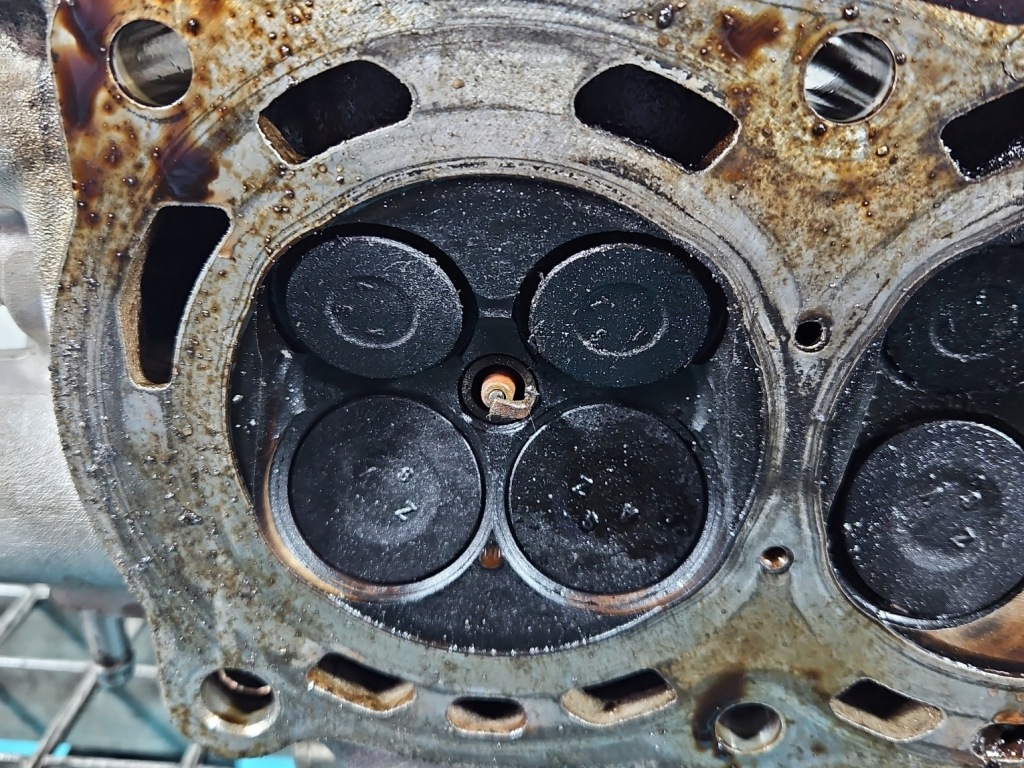 Головка валы комплект  toyota corolla e12 3zz 1.6 vvti с Разборки