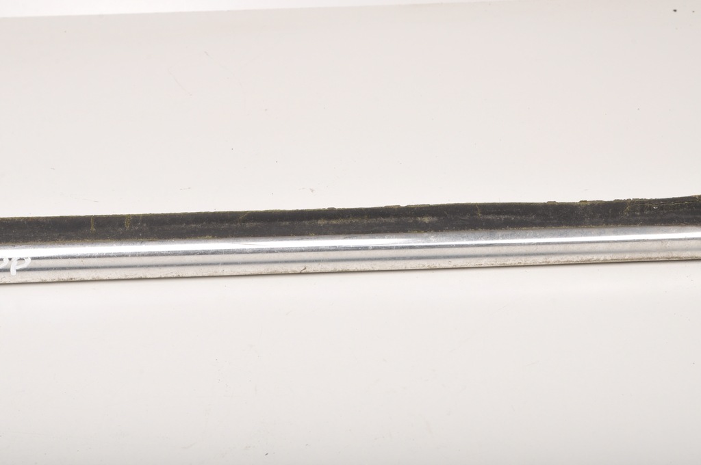 фото №6, Mercedes w123 молдинг стекло передняя правая