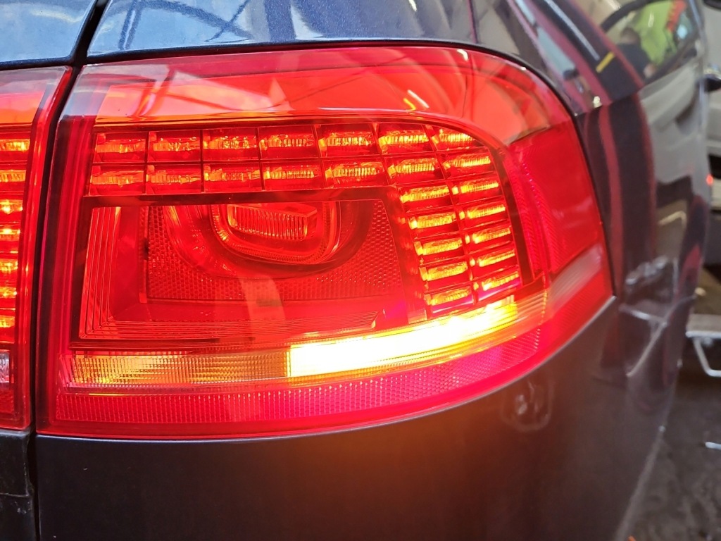 фото №1, Лампа задняя правая vw passat b7 наружная w крыло led kombi 10-14