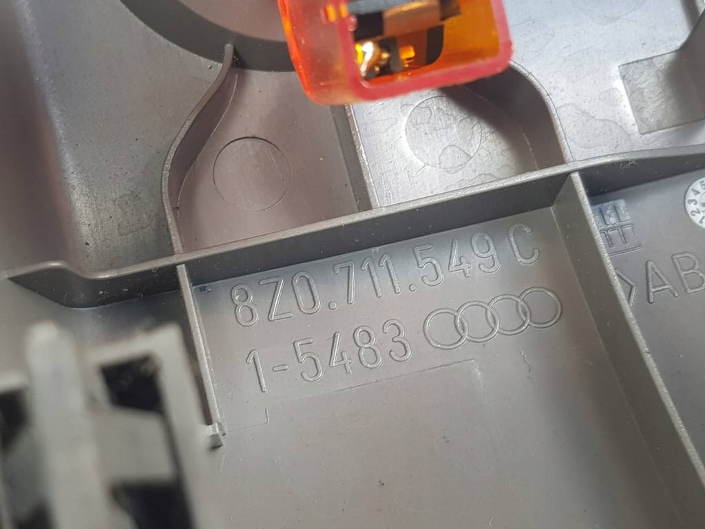 фото №12, Роз'єм прикурювача + захист ручного / audi a2 99-05 / 8z0711549c справні