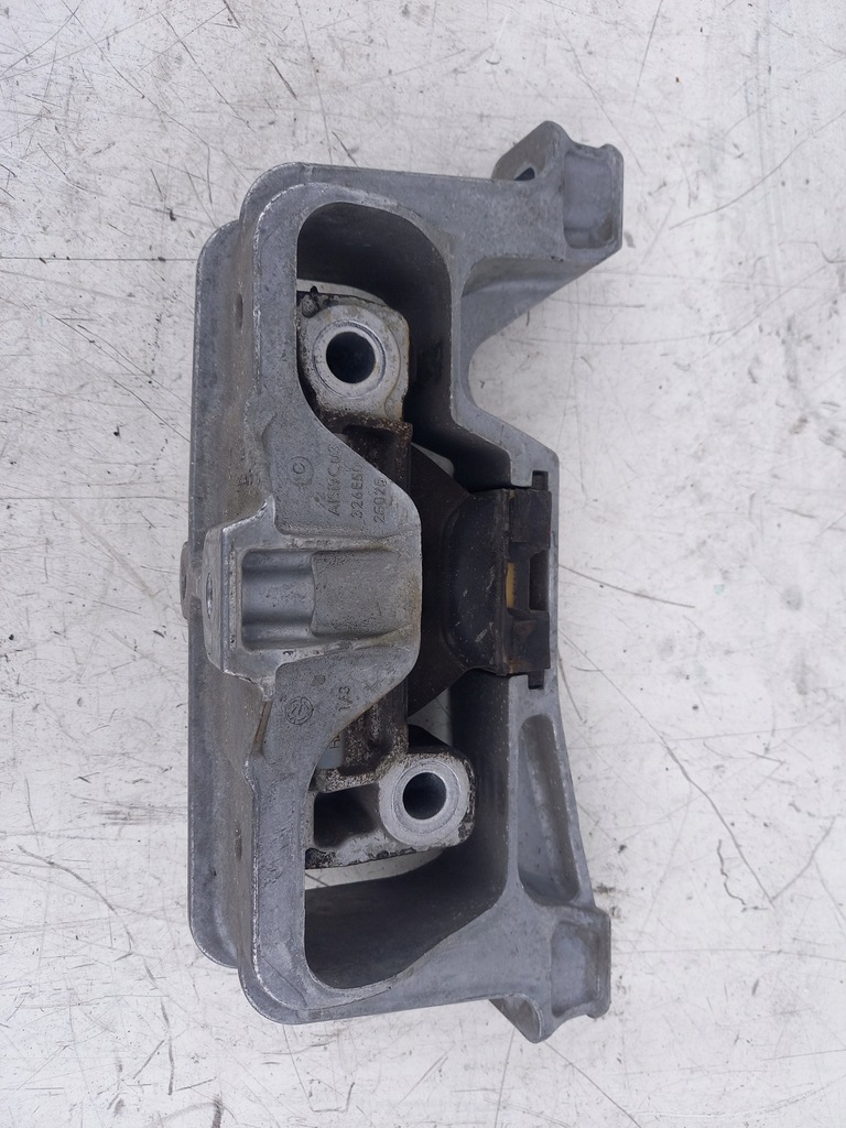 фото №4, Кронштейн двигуна mercedes a176 w246 a2462402617