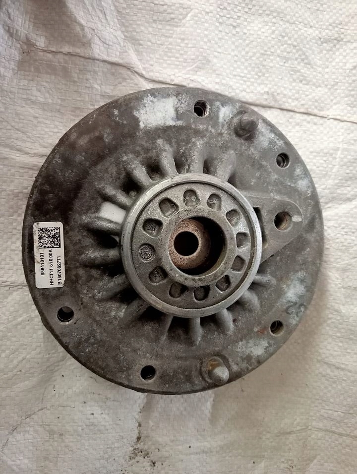 фото №1, Bmw f39 f48 кронштейн амортизатора 6884181