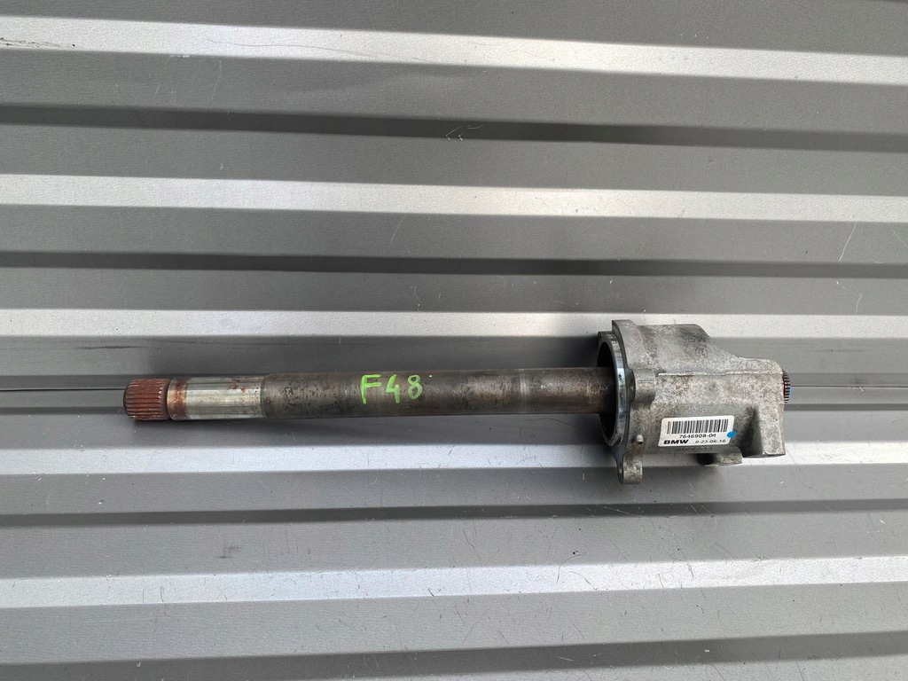 фото №1, Bmw x1 f48 приводной вал правая опора 8646908