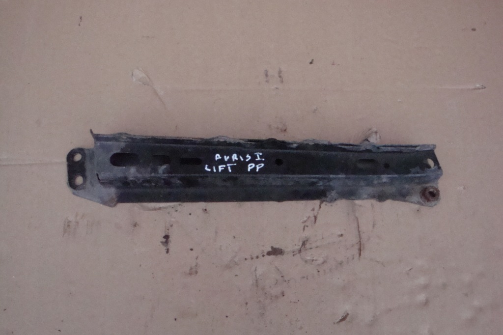 Купить Toyota auris i 06-12 кронштейн подвеска правый передний