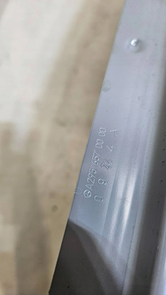 фото №8, Обшивка кровельные mercedes eqe a2956570000 nowe