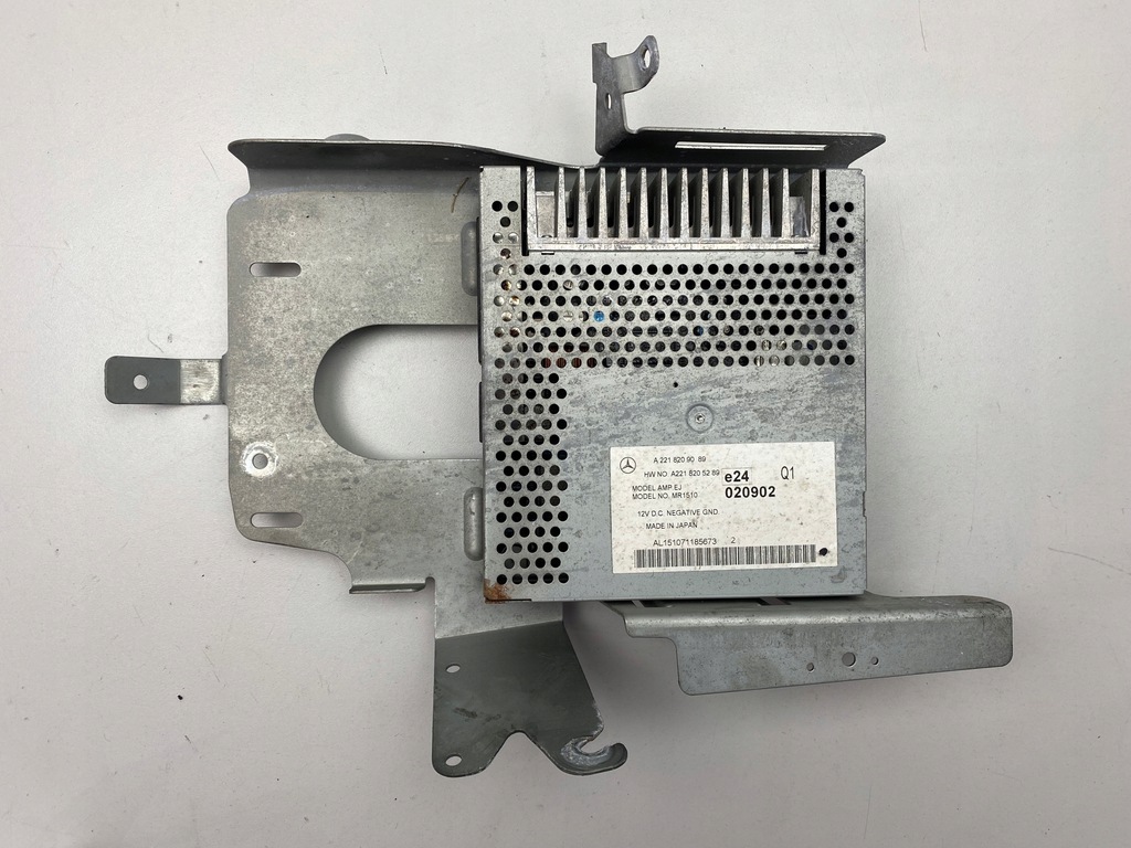 фото №1, Mercedes w221 усилитель аудио 2218209089