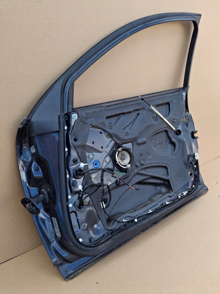 Audi a6 c6 дверь правый  перед правое  стекло механизм замок с Разборки