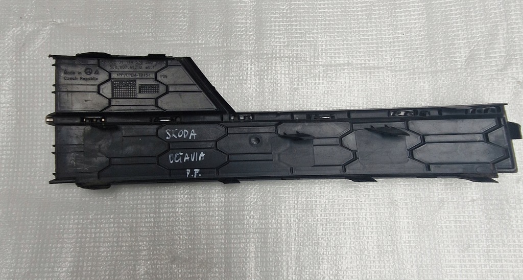 фото №6, Skoda octavia iii lift решітка бампера права 5e0807682g