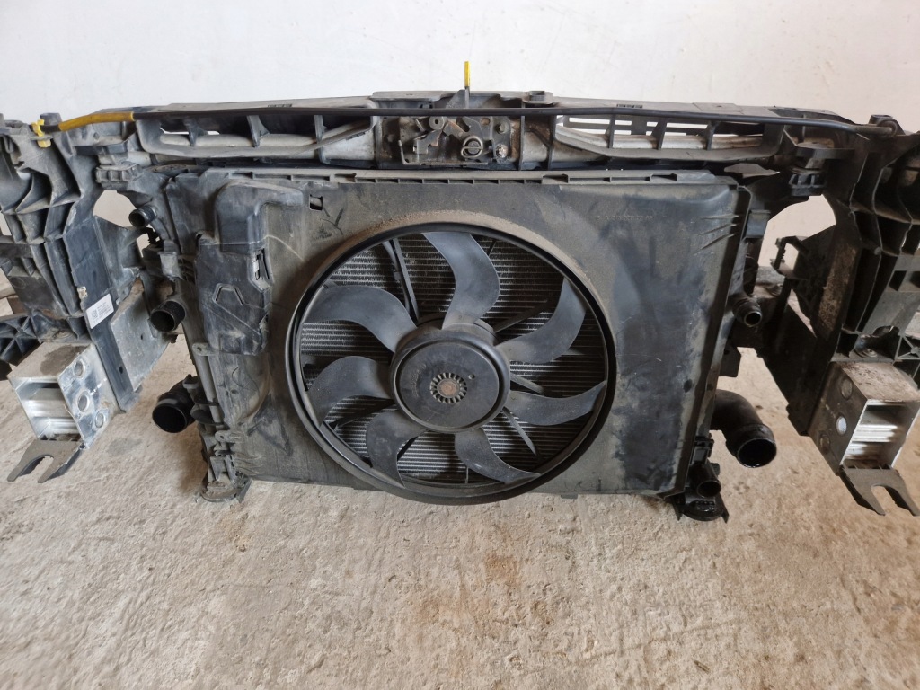 Ремінь передній радіатор автоматична коробка передач mercedes b-klasa w246 2013r 1.8 cdi Зі Шроту