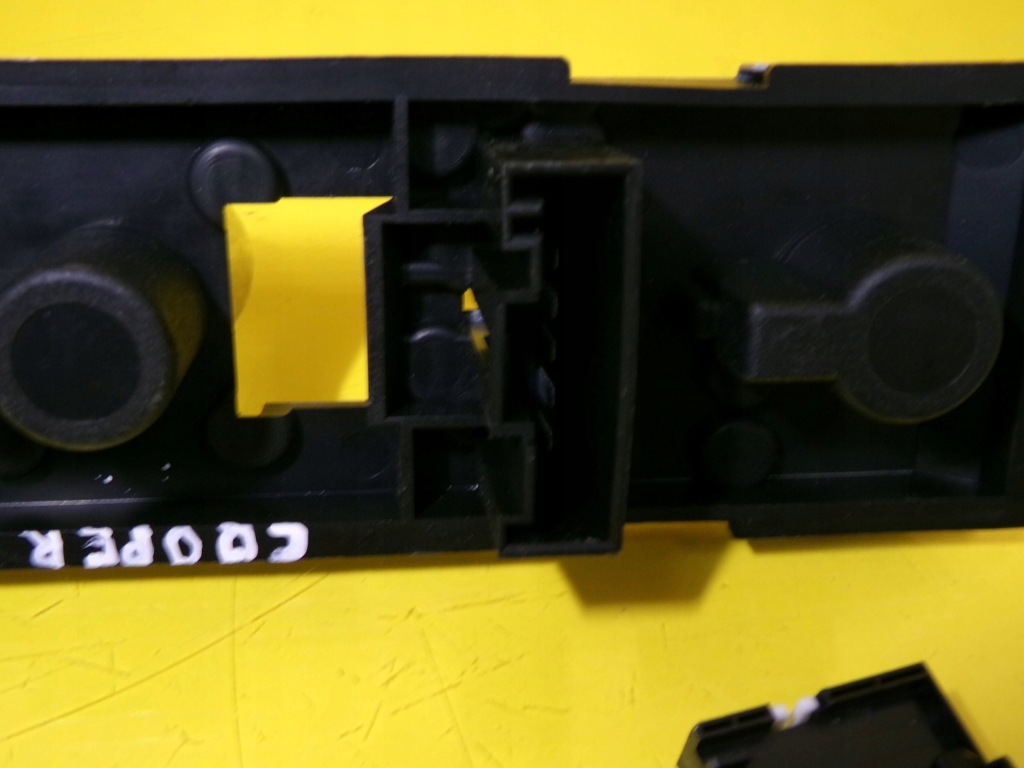 Вкладиш лампи задній лівий задній mini - cooper r50 89023373 nr184 Недорого