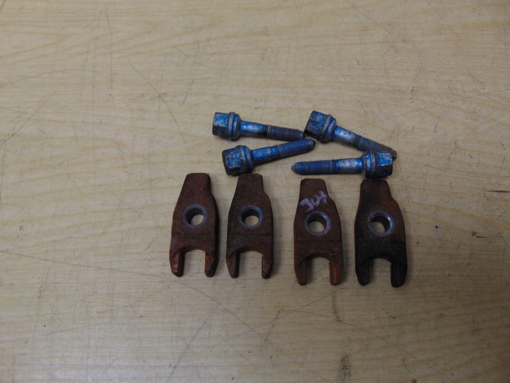 фото №1, Подножка кронштейн форсунки peugeot 307 2.0 hdi