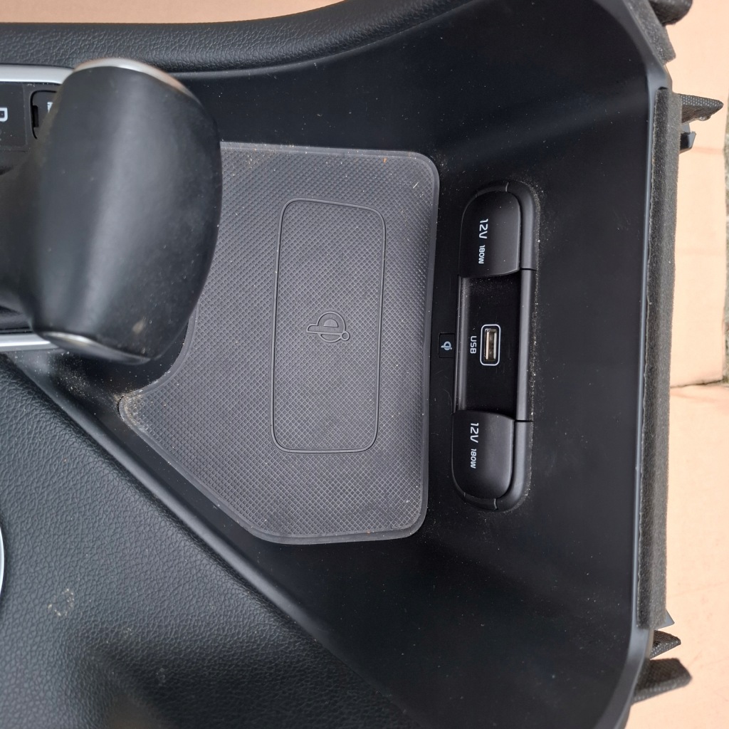 фото №7, Kia sportage iv 4 lift 18-21 тунель середній панель czerwona nic зарядний пристрій