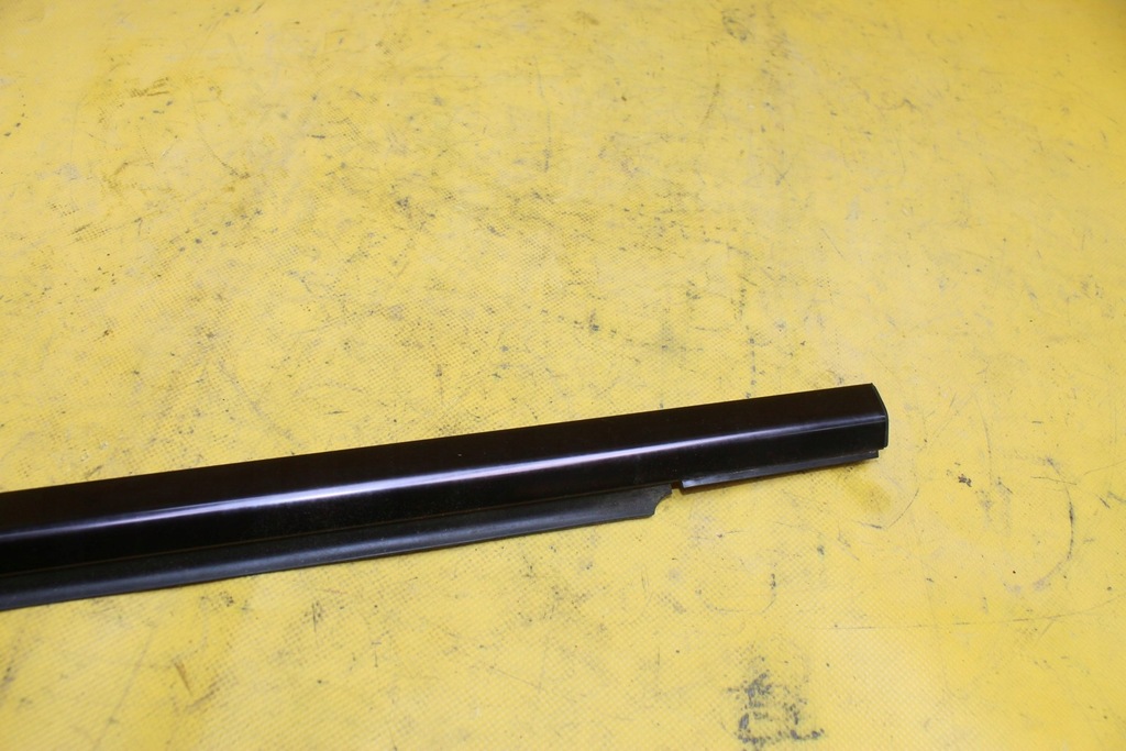 фото №5, Молдинг уплотнитель левый задняя mercedes w211