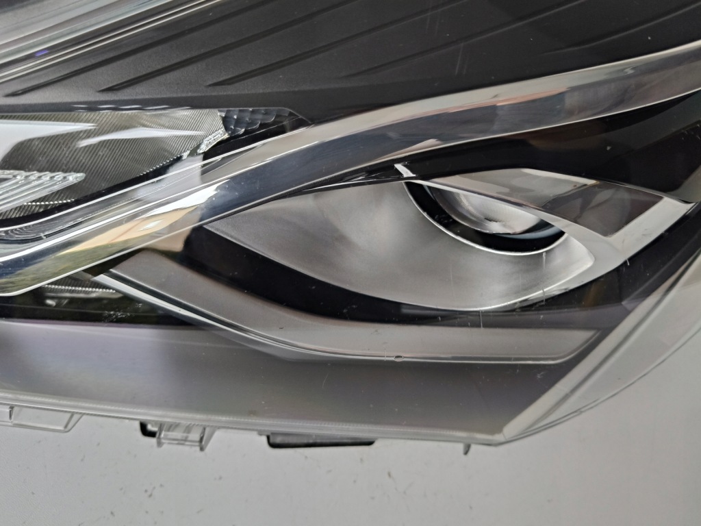 фото №5, Лампа левая фара toyota yaris iii 17- lift