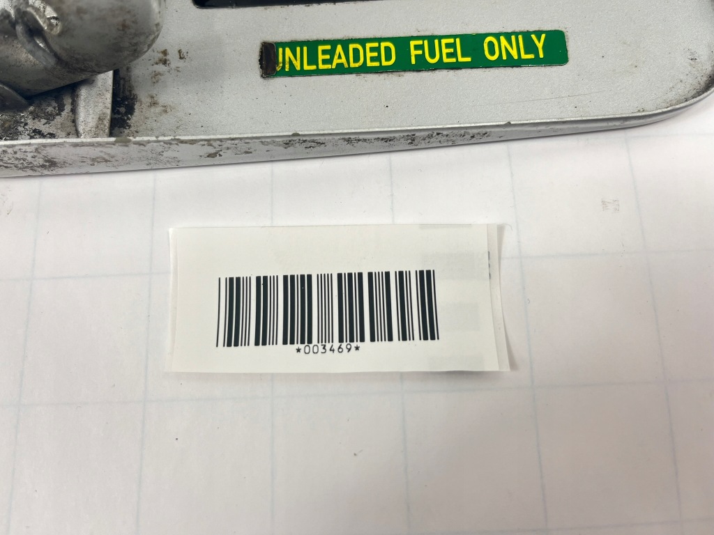 Кришка заливної пального mercedes w124 універсал s124 1245841039 срібляста Ціна