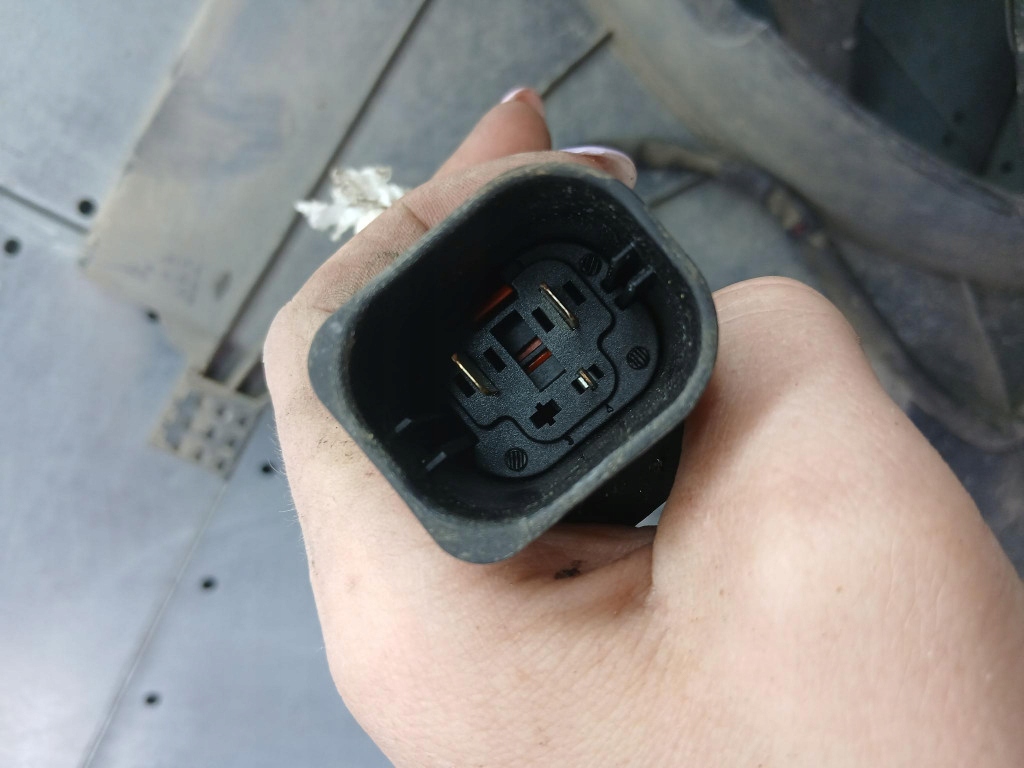 Вентилятор радиатора воды volvo v70 2 04r 2.4d 30645148 Киев