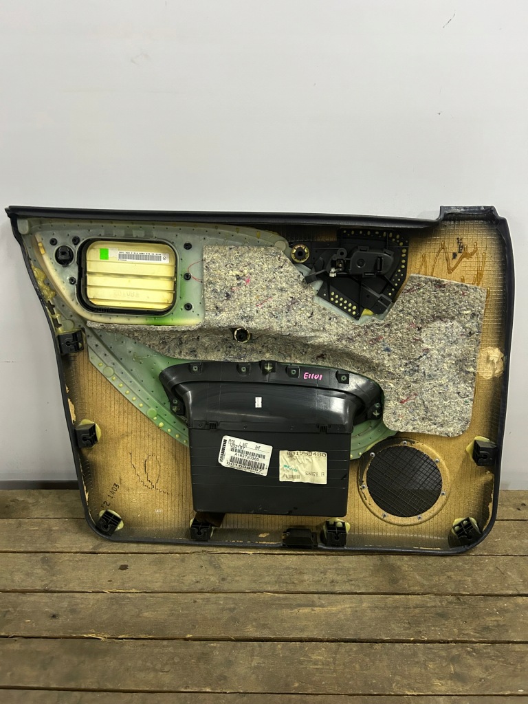 Обшивка дверь обивка правый перед передний mercedes ml w163 lift в Украине