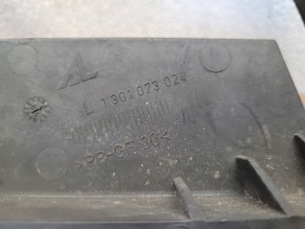 фото №7, Bmw x3 e83 1301073024 напрямна pod фара лівий