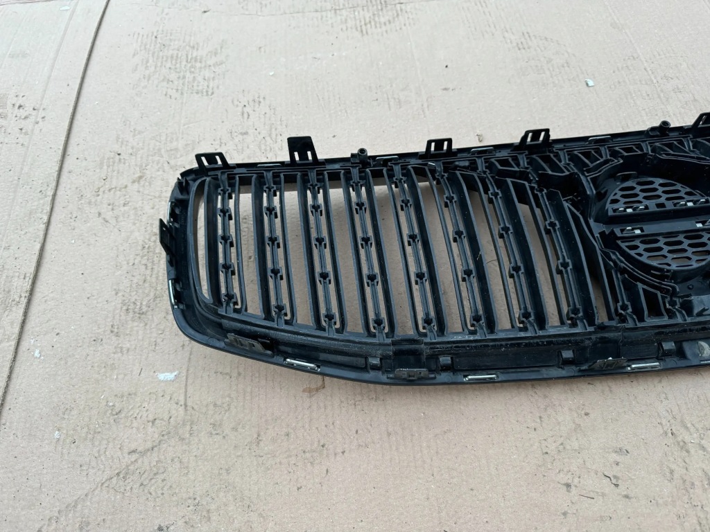 фото №7, Volvo v60 s60 iii 3 cross country cc 18- решітка радіатора решітка радіатора решітка середня верхній