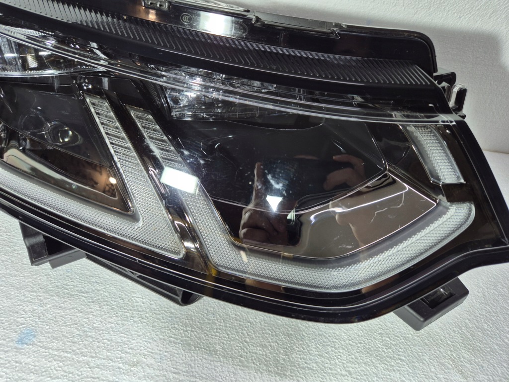 Land rover discovery sport рестайлинг  20r .фара правый  передняя Доставка