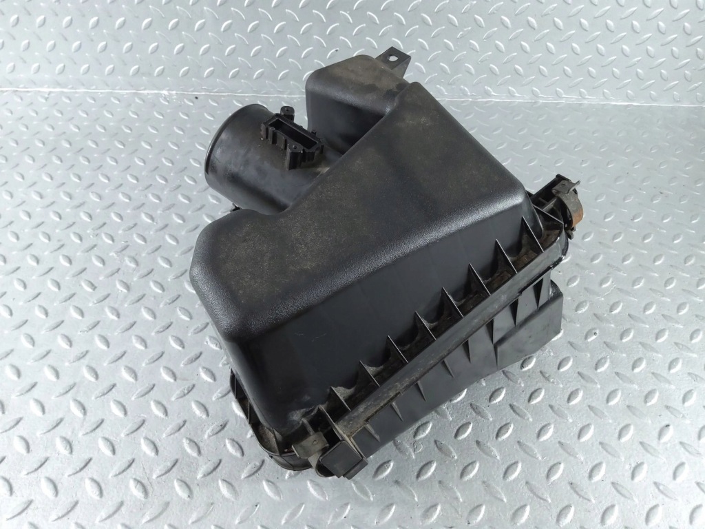 Корпус фильтра воздуха toyota avensis t270 177010r020 Киев