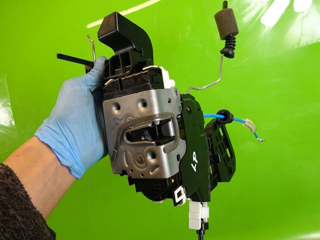 фото №7, Замок дверь левый передний infiniti qx30 q30 18r