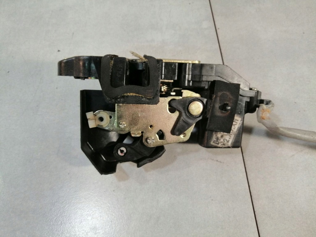 фото №4, Замок двері правий задня kia shuma ii 1.6 16v