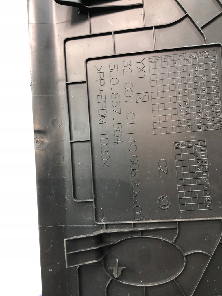 фото №2, Заглушка панели правая skoda yeti 5l0857504