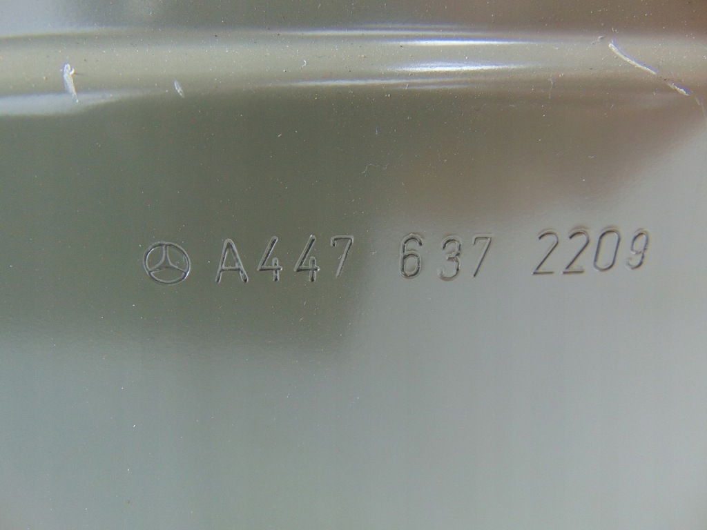 фото №13, Обшивка рамка двері блок двигуна лівий merc vito w447