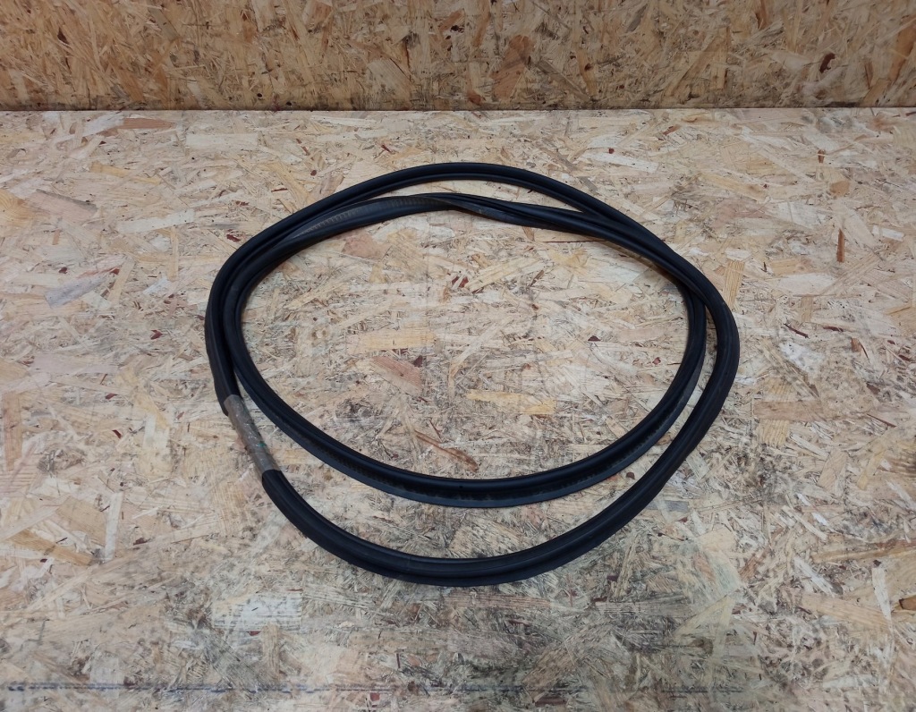 фото №1, Прокладка крышки багажника mercedes gl x166