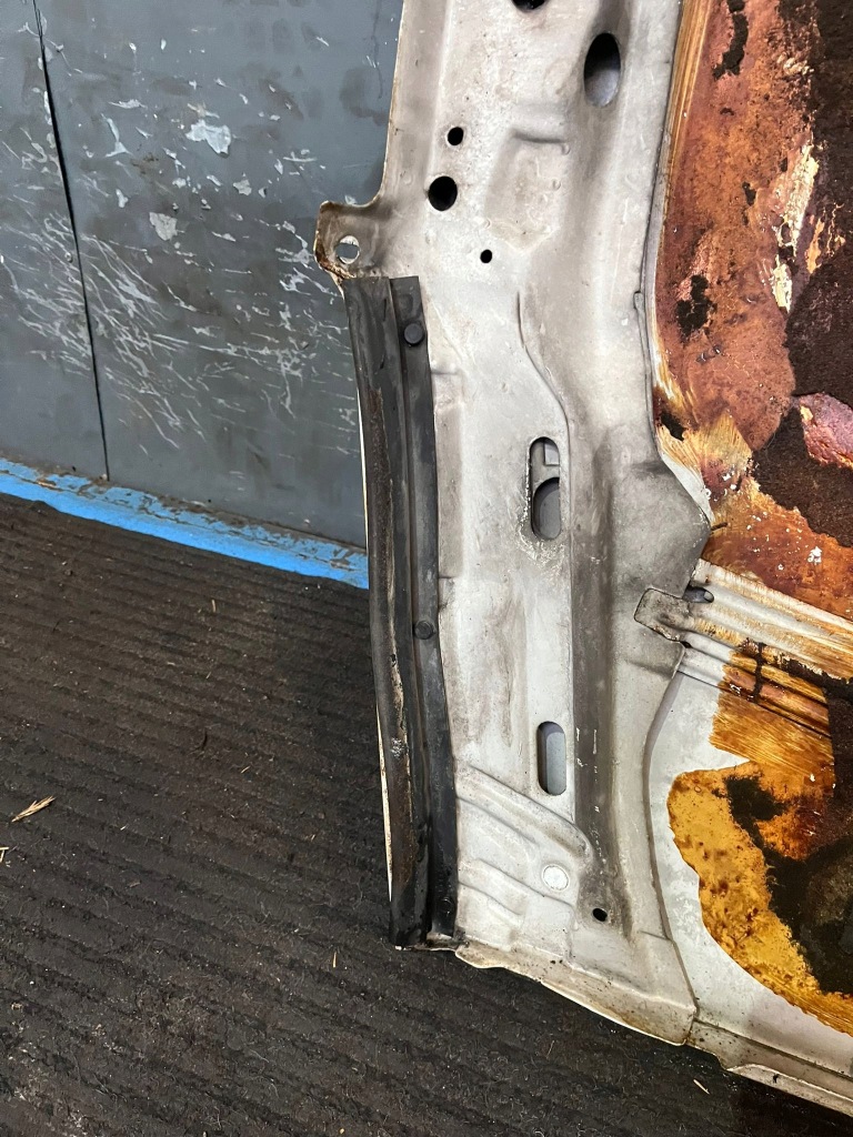 Капот mercedes w201 190e 99 Доставка