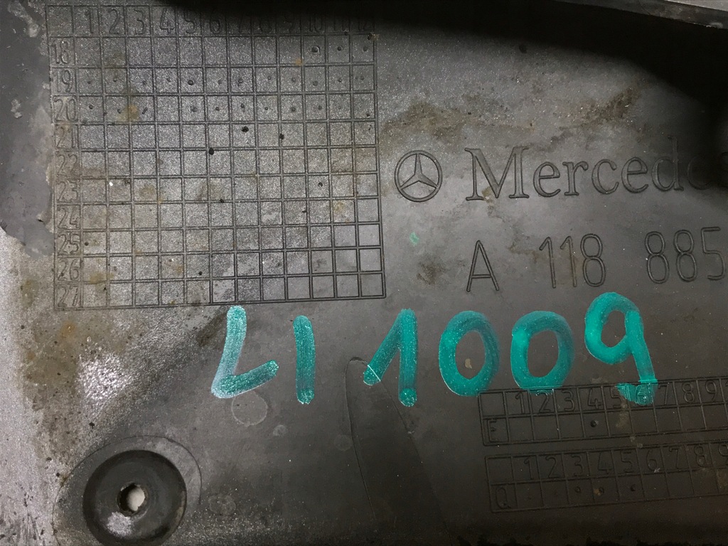 фото №7, Mercedes cla w118 amg 19 молдинг бампера ліва