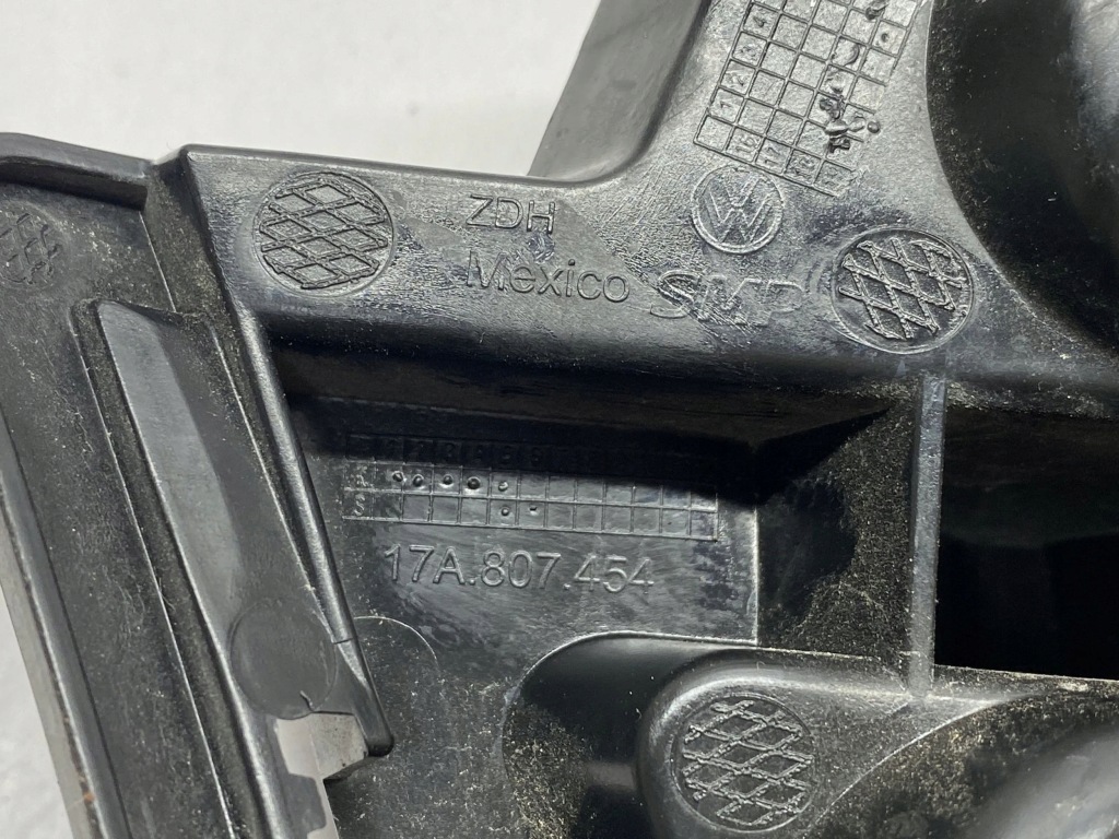 Volkswagen jetta vii направляющая бампера заднего 17a807454 2019 1400cm3 с Разборки