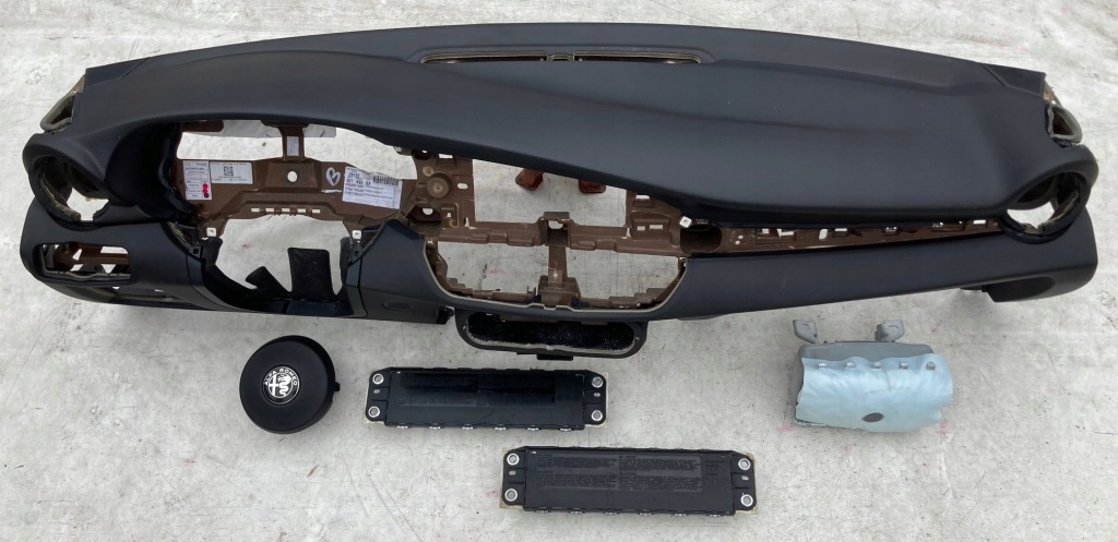 фото №3, Alfa roemo giulia приборная панель приборная панель консоль подушки безопасности