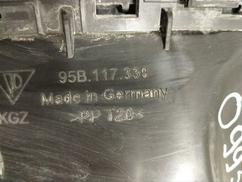 Радиатор porsche macan 2015 95b145803a Цена