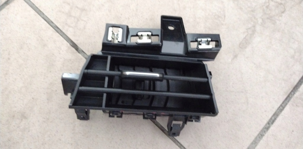 фото №1, Решётка обдув renault clio v 687515357r