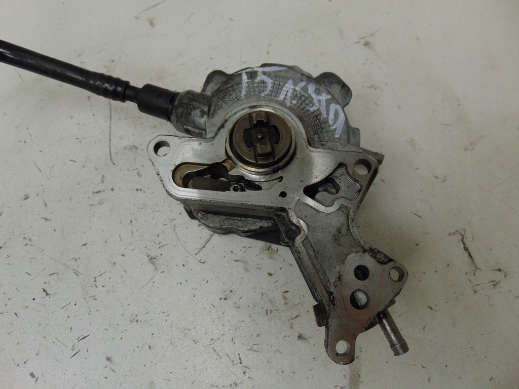 фото №4, Насос вакуум вакуум vw transporter t5 1.9 tdi