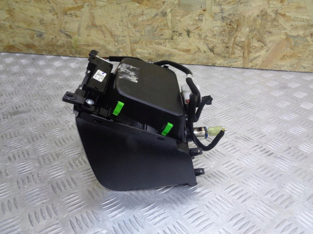 фото №8, Полка бардачок консоли средний kia ceed 2 ii 2012- 84631-a2300 93310-a2000