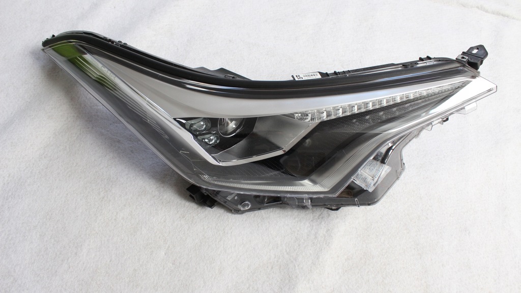 фото №1, Toyota c-hr chr - лампа перед права led 2016+