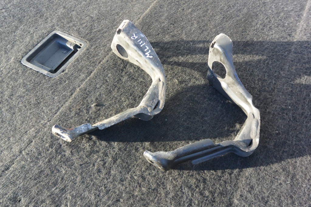 фото №1, Кронштейны балка поперечина перед kpl mercedes x164 w164 ml gl