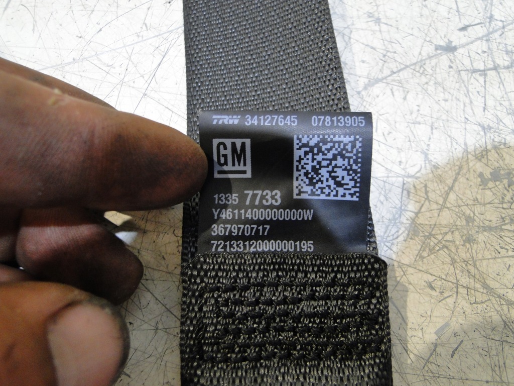 Opel adam ремень безопасности правая  перед передний 13357733 Киев