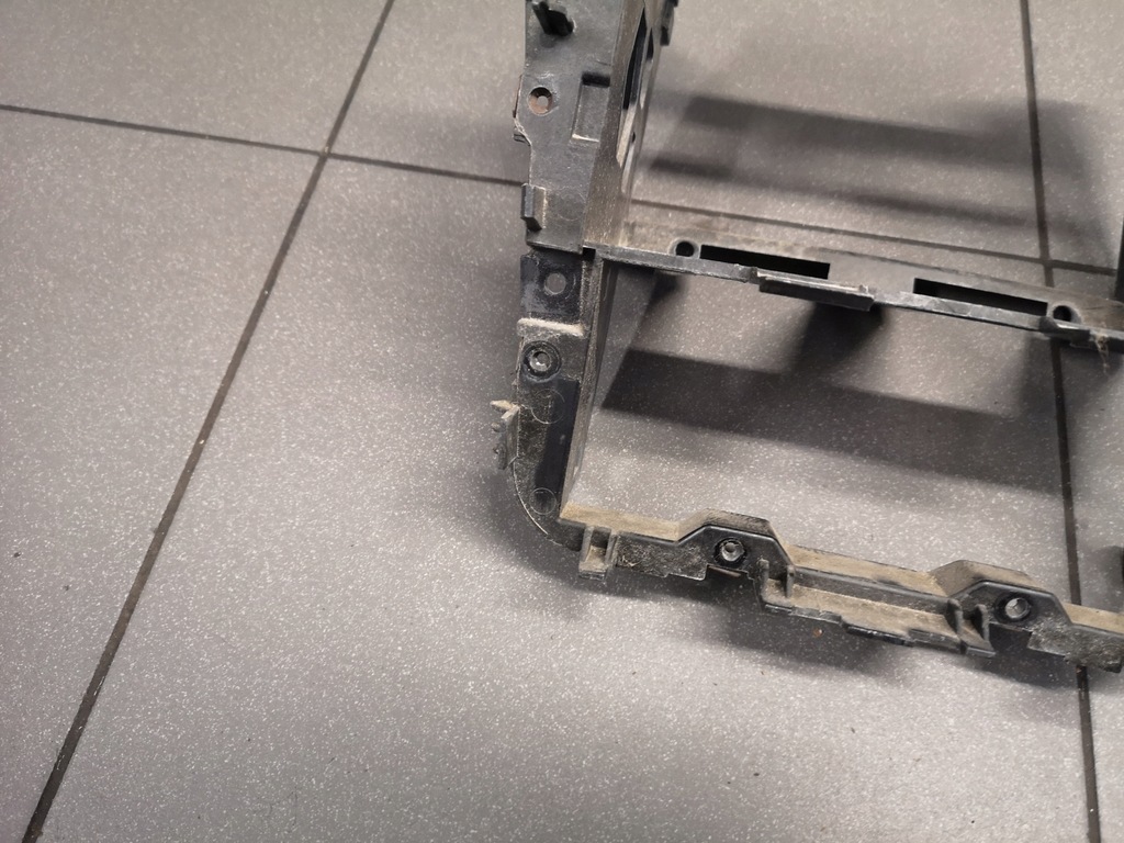 фото №4, Рамка консолі радіо vw golf v 1k0858089