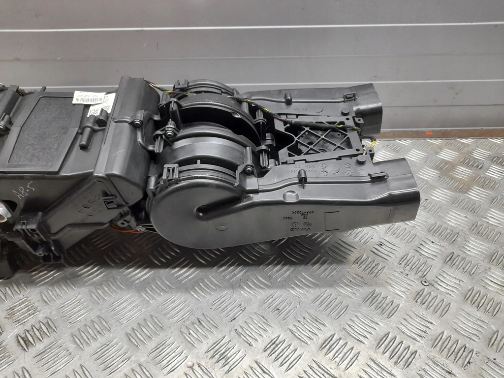 фото №6, Audi a8 s8 d4 4h 4h0820004c с передний отопители