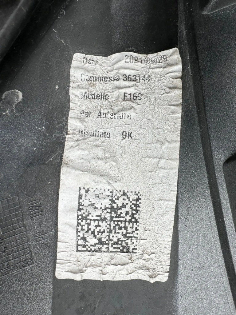 Купити Бампер ferrari roma оригінал перед гарний стан ні клеєний