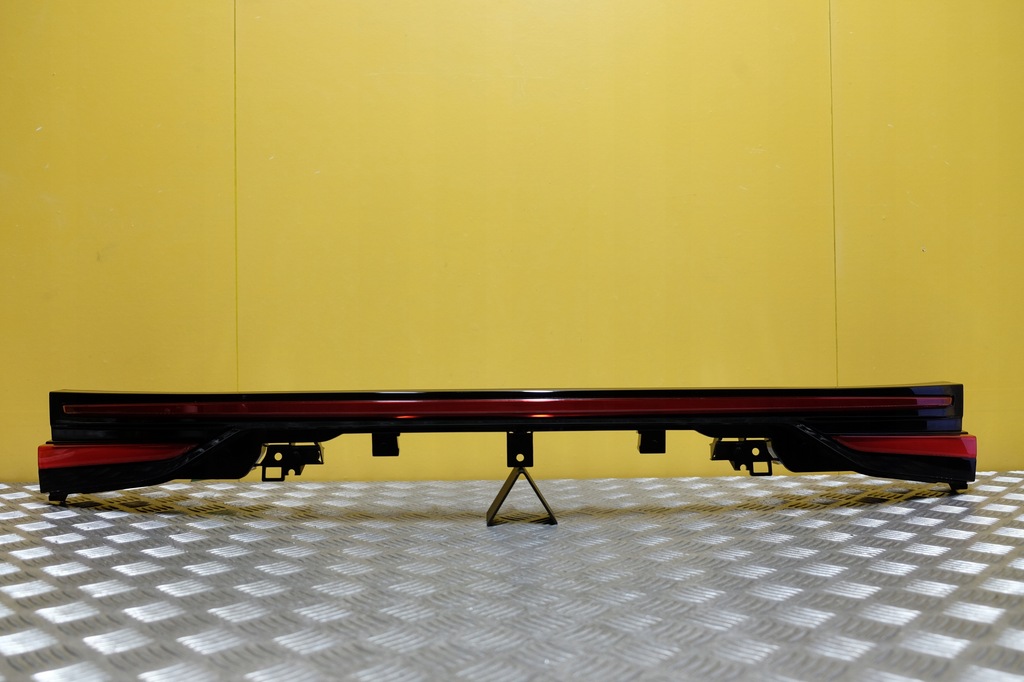 фото №1, Lexus nx 2022 2023- накладка крышки лампа задняя led usa